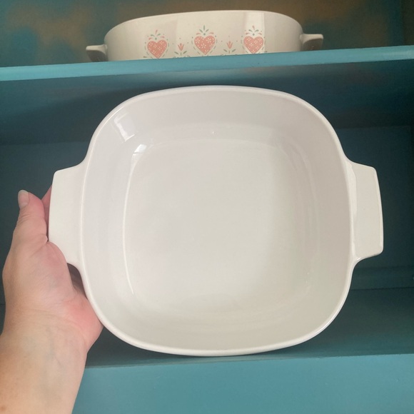 Vintage Corning Ware; 2 Quarts Square Baking Dish, No Lid - Picture 10 of 10